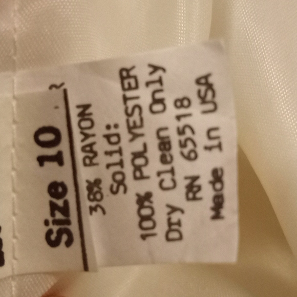 Patra 2 Piece Cream Lace Suit - Picture 15 of 15